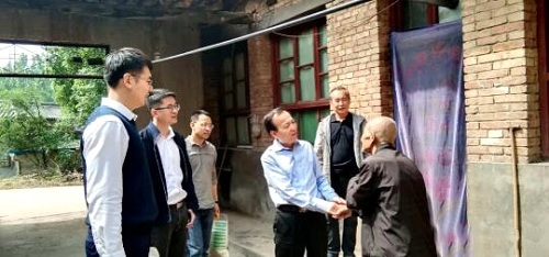 爱心手工艺品助力暖心慰问——集团党委副书记贾增科带队赴帮扶村调研并送上关怀