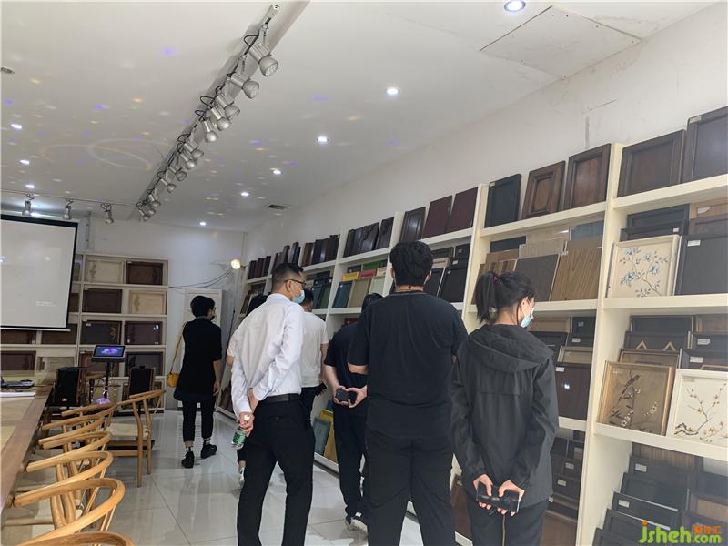 聚设汇探访广东家具厂 手工艺与设计的融合之旅
